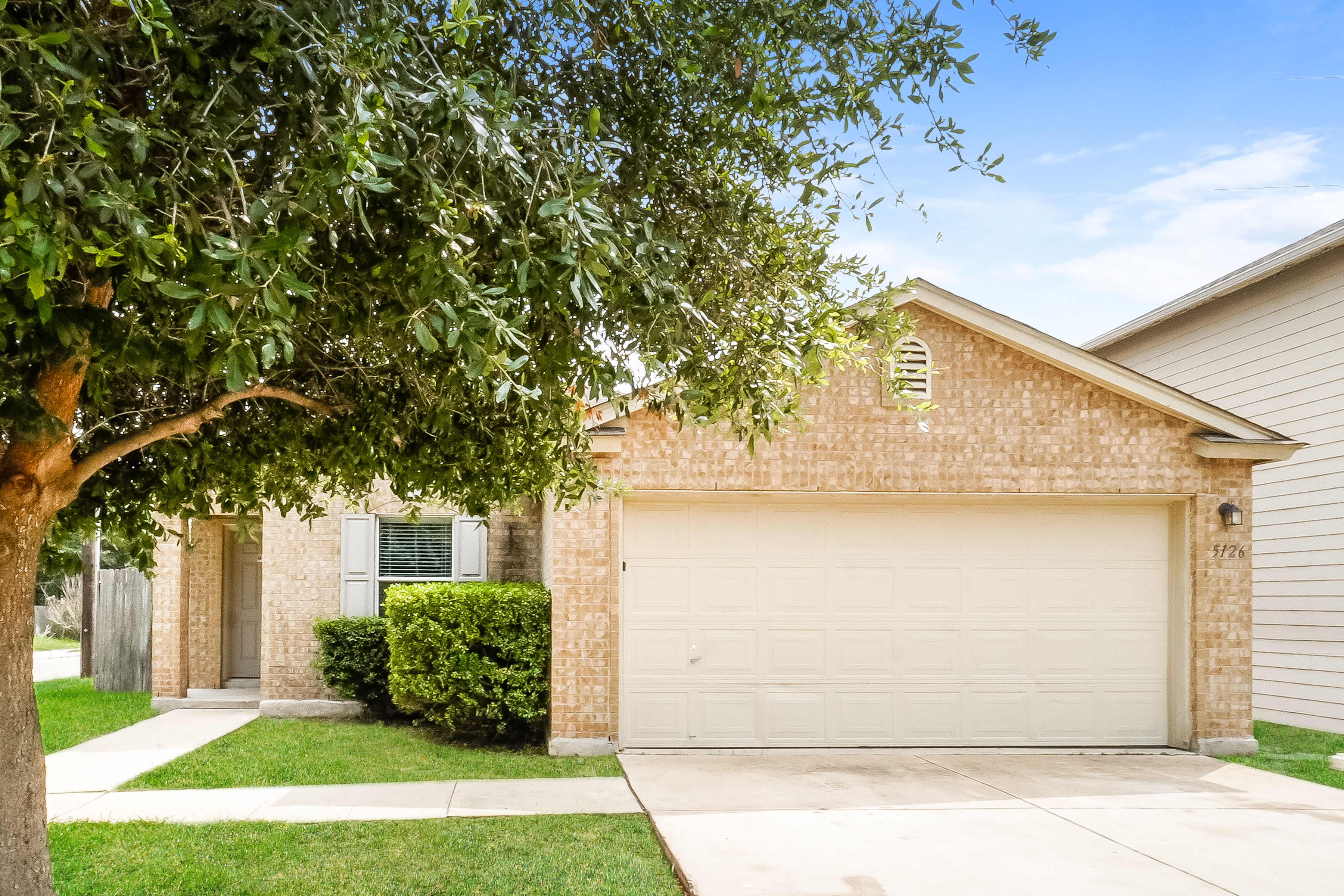 5126 Green Grove Dr San Antonio, TX 78223